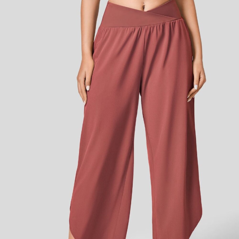 Halara Breezeful™ High Waisted Crossover Plicated Side Pocket Split